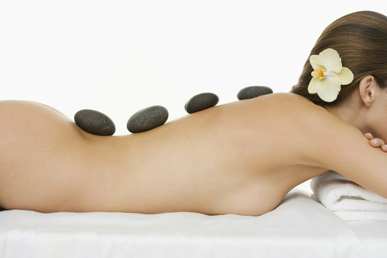 Hot Stone Massage (50 Min.)