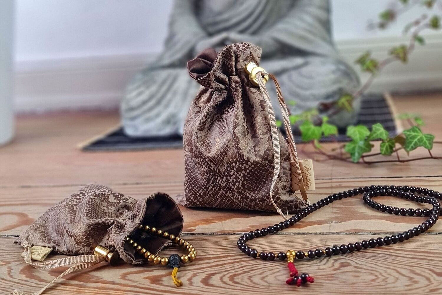 Little bag, large: 14 x 19 cm Little bag, large: 14 x 19 cm