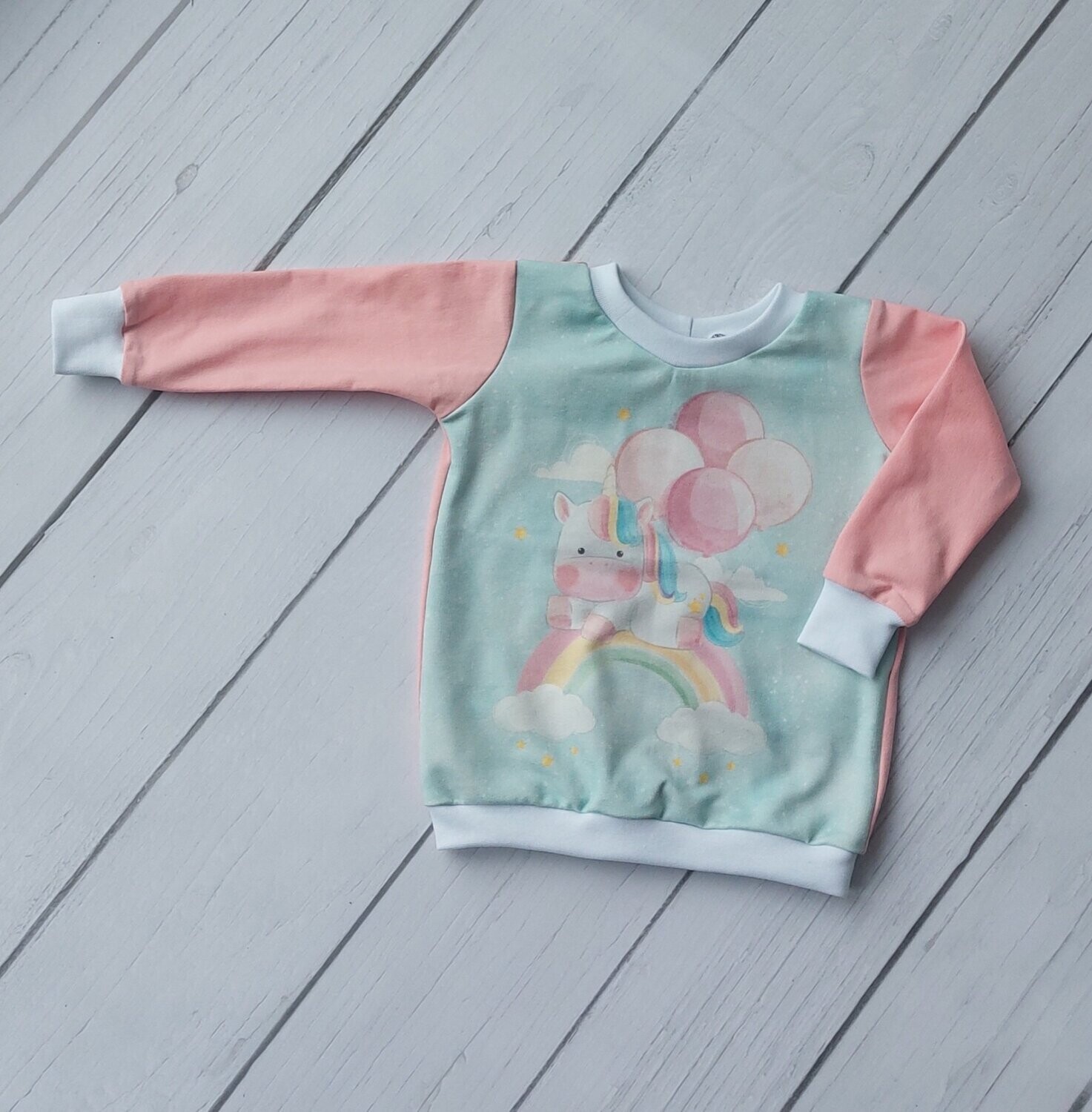 Langarmshirt - Einhorn auf Regenbogen