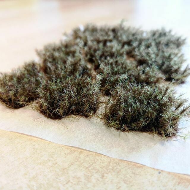 Muddy Swamp 12mm - Large Thistle Tufts