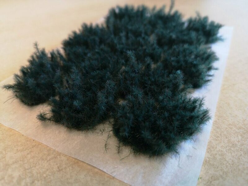 Dark 12mm - Large Thistle Tufts