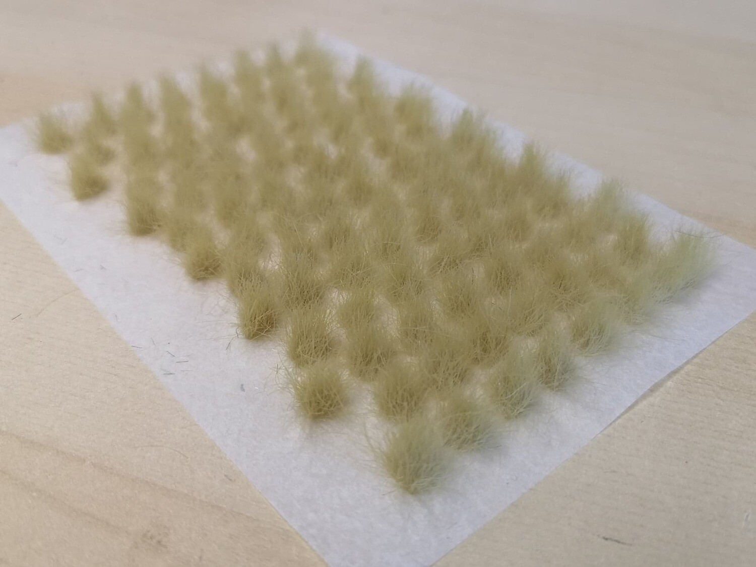 Straw 10mm - Tall Grass Tufts
