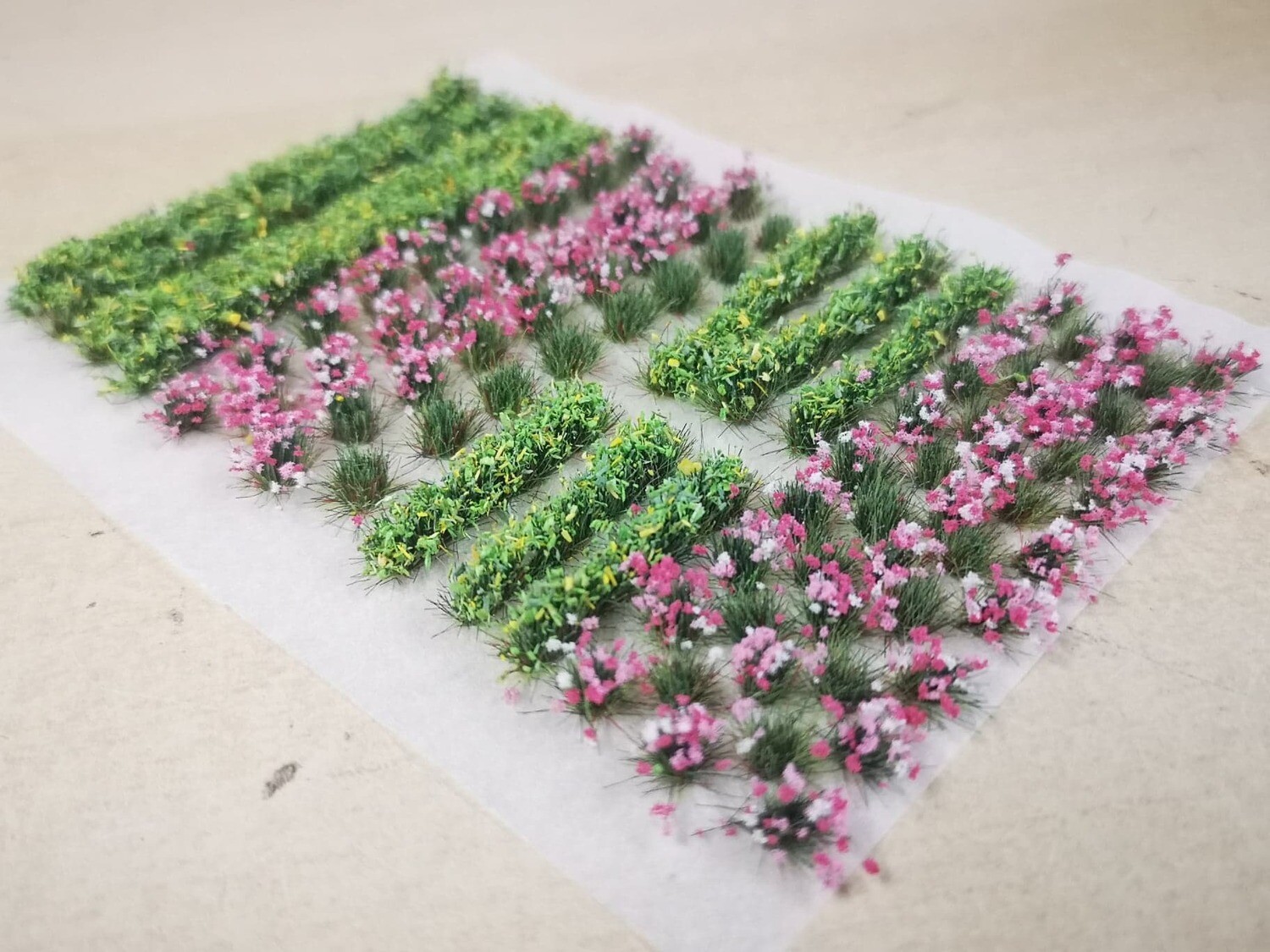 Flower and Hedge Mix, Colour: Pink