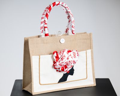 Art On the Go Crowned &amp; Carried