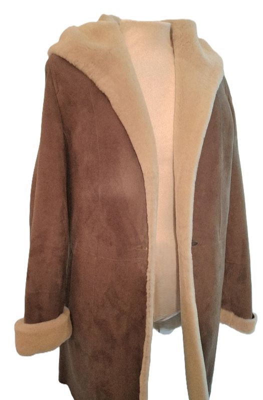 ABRIGO 3/4 DOBLE FAZ CAPUCHA