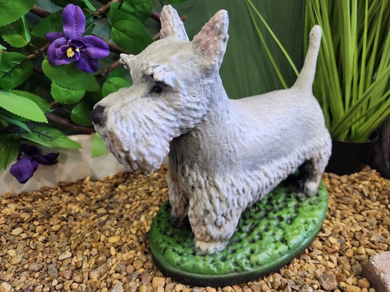 Scottish Terrier with Base