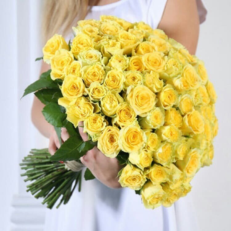 51 жёлтая роза (Россия) Голден Амбишн