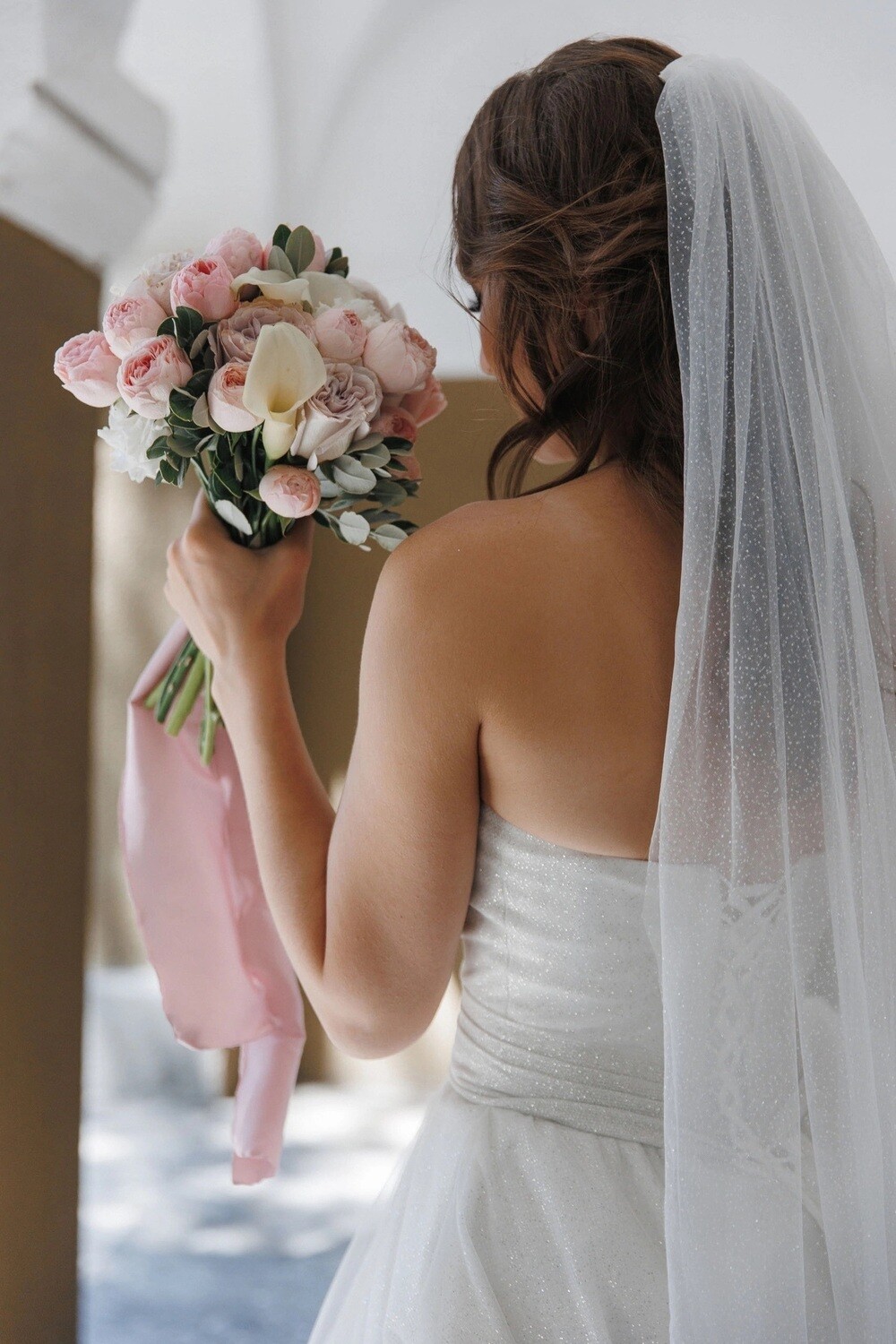 “Свадебный букет невесты «Грация и нежность» с доставкой от « Цветы Луны »
