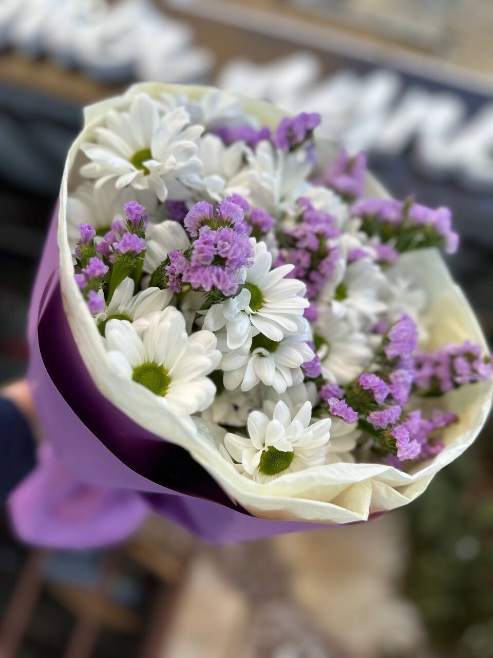 “Цветочный вальс” в Саратове: авторский букет с доставкой от магазина “Цветы Луны”