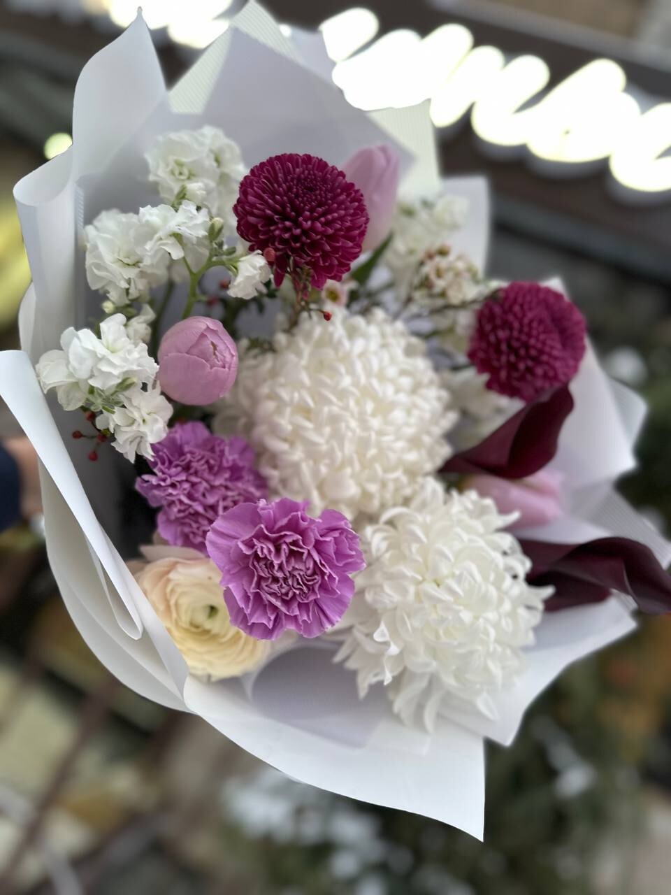 “Туман цветов” в Саратове: авторский букет с доставкой от магазина “Цветы Луны”