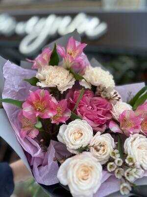 “Танцующий цветок” в Саратове: авторский букет с доставкой от магазина “Цветы Луны”