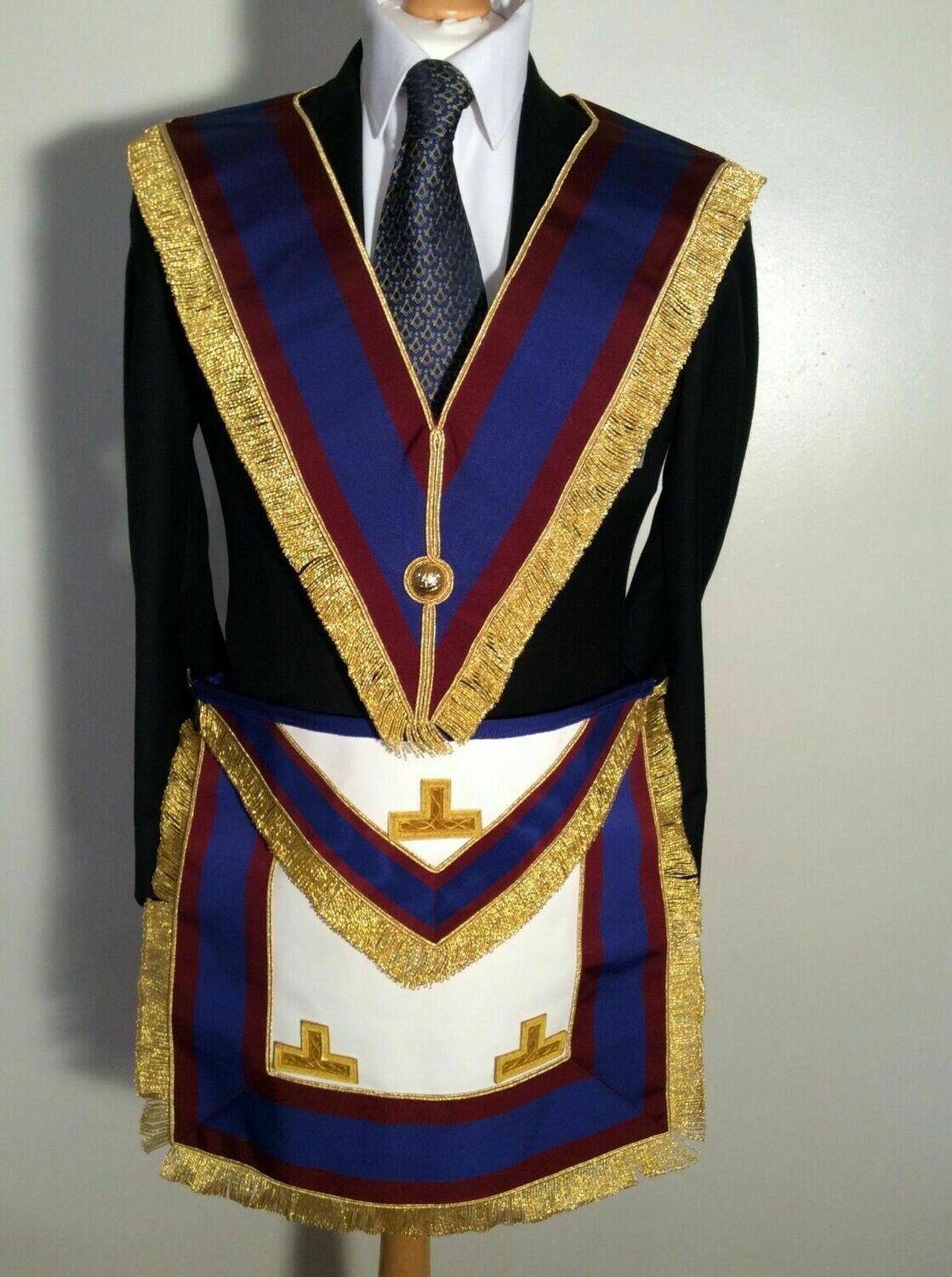 Mark Provincial Apron & Collar