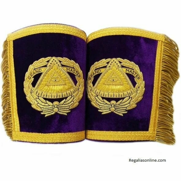 PUÑOS GRAND MASTER R.E.