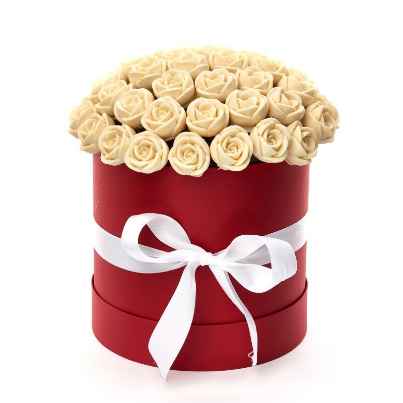 Коробка 57 шоколадных роз
