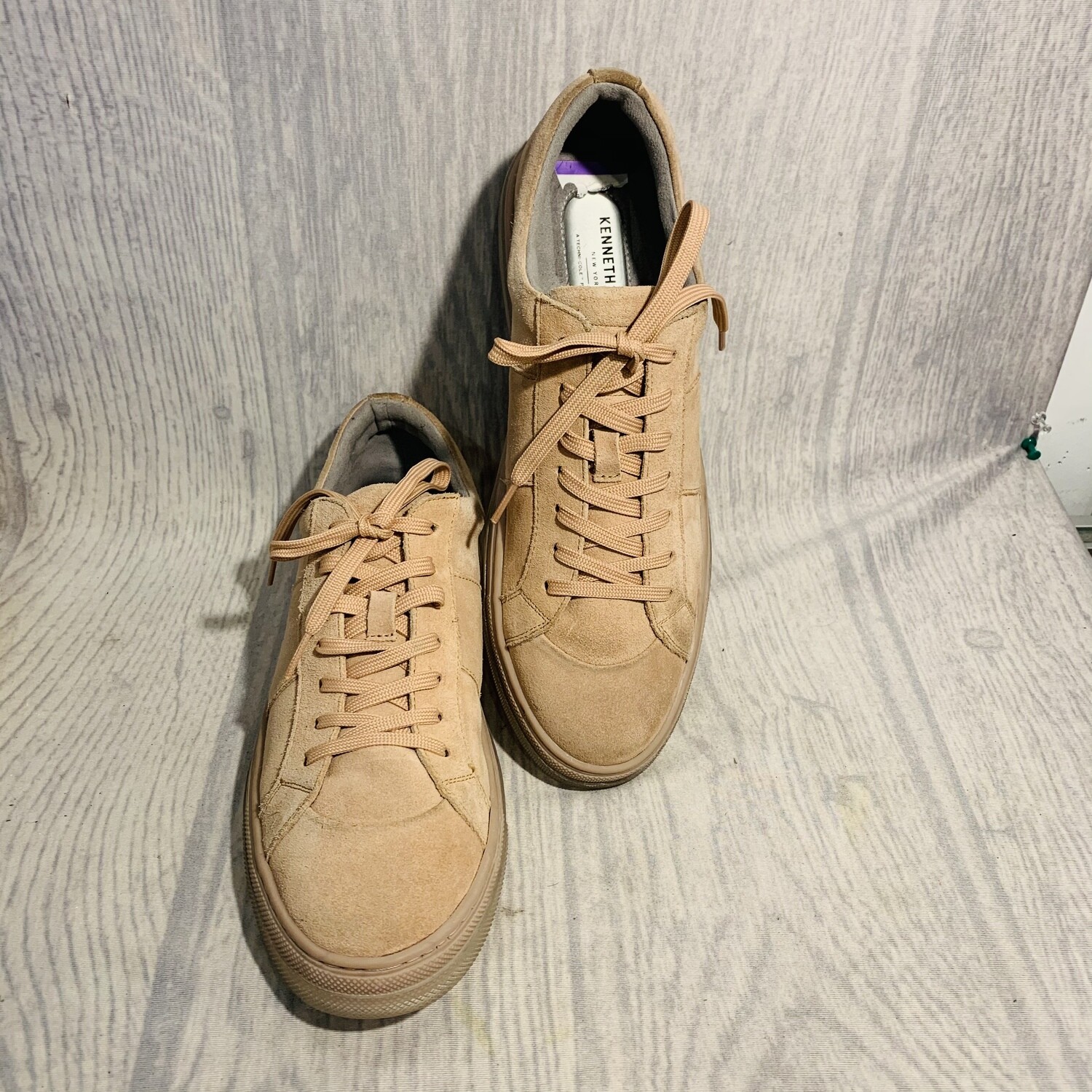 Size 10.5 Kenneth Cole Colvin Sneaker Rose