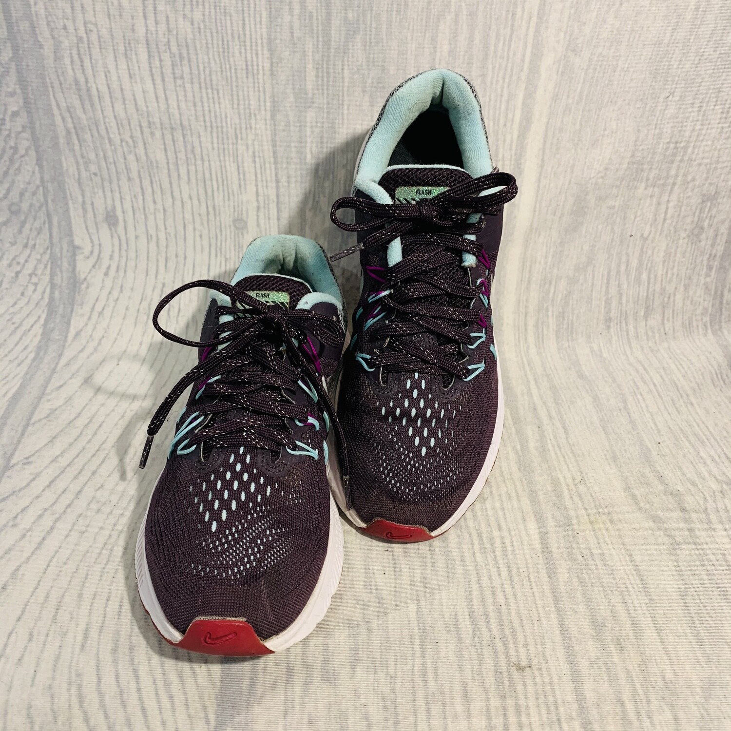 Size 7 Nike Zoom Winflo 2 Flash Sneaker
