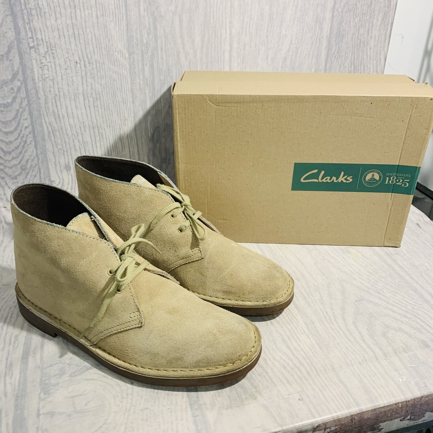 Size 10 Clarks Bushacre 2 Chukka Boot Maple Suede