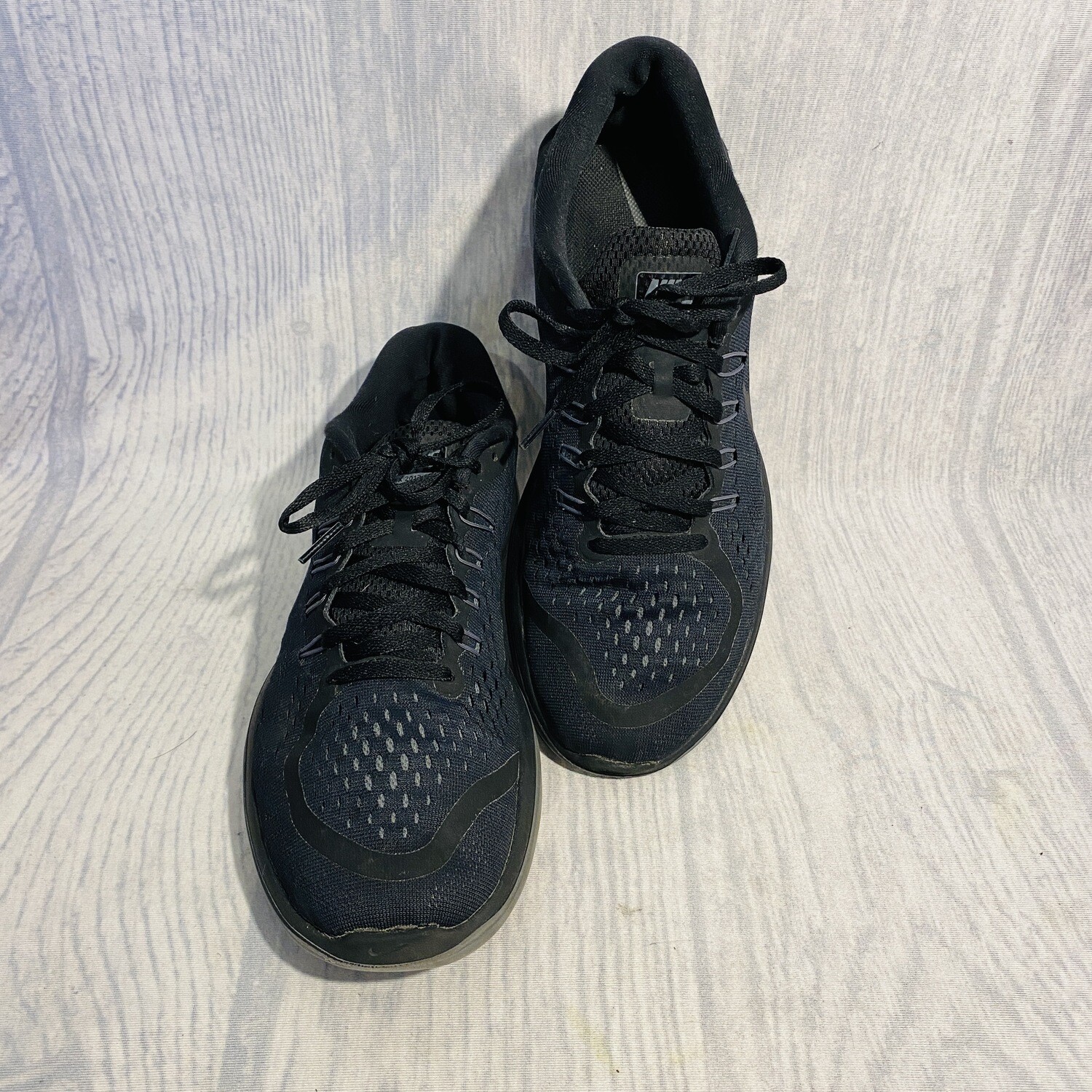 Size 10 Nike Flex 2017 RN Shoe