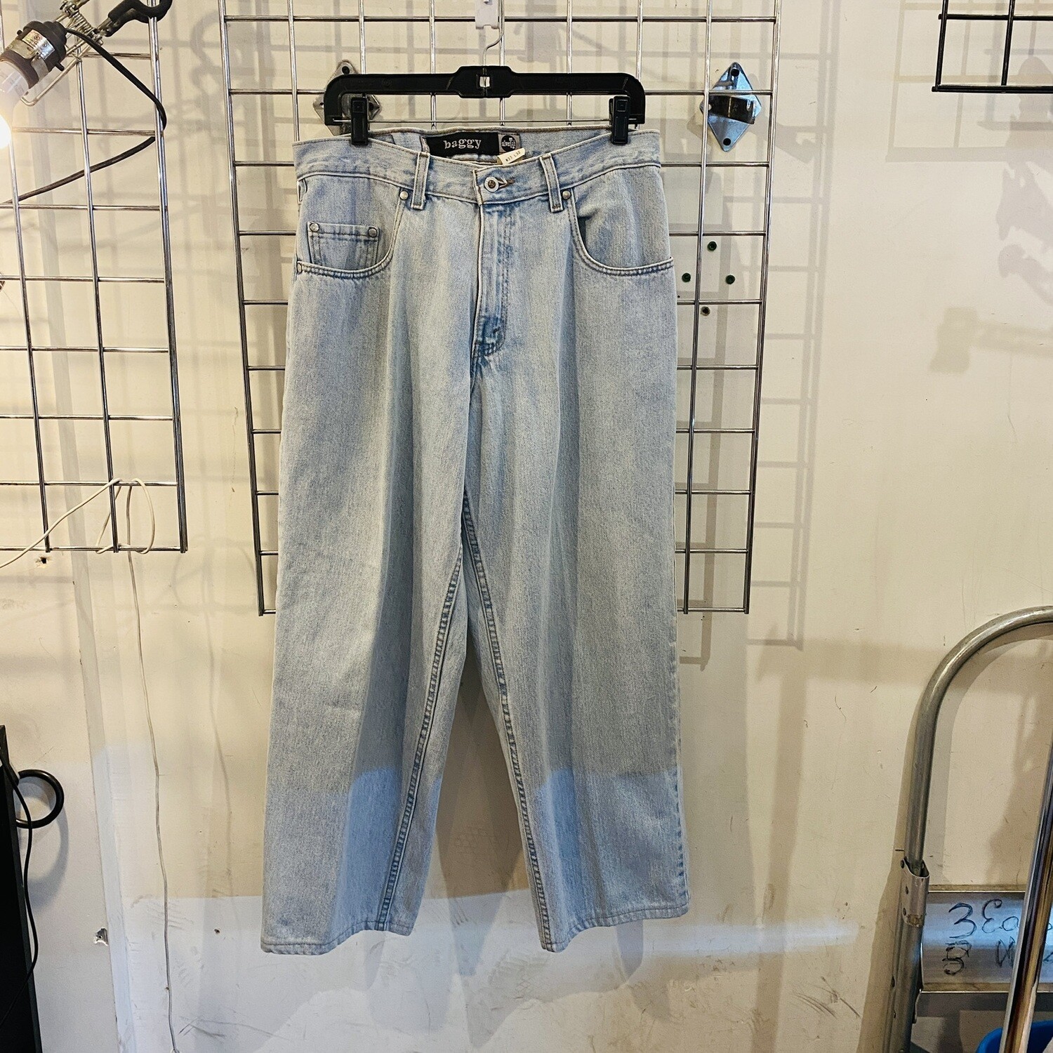 Size 33x32 Levi’s Silvertab Baggy Jean