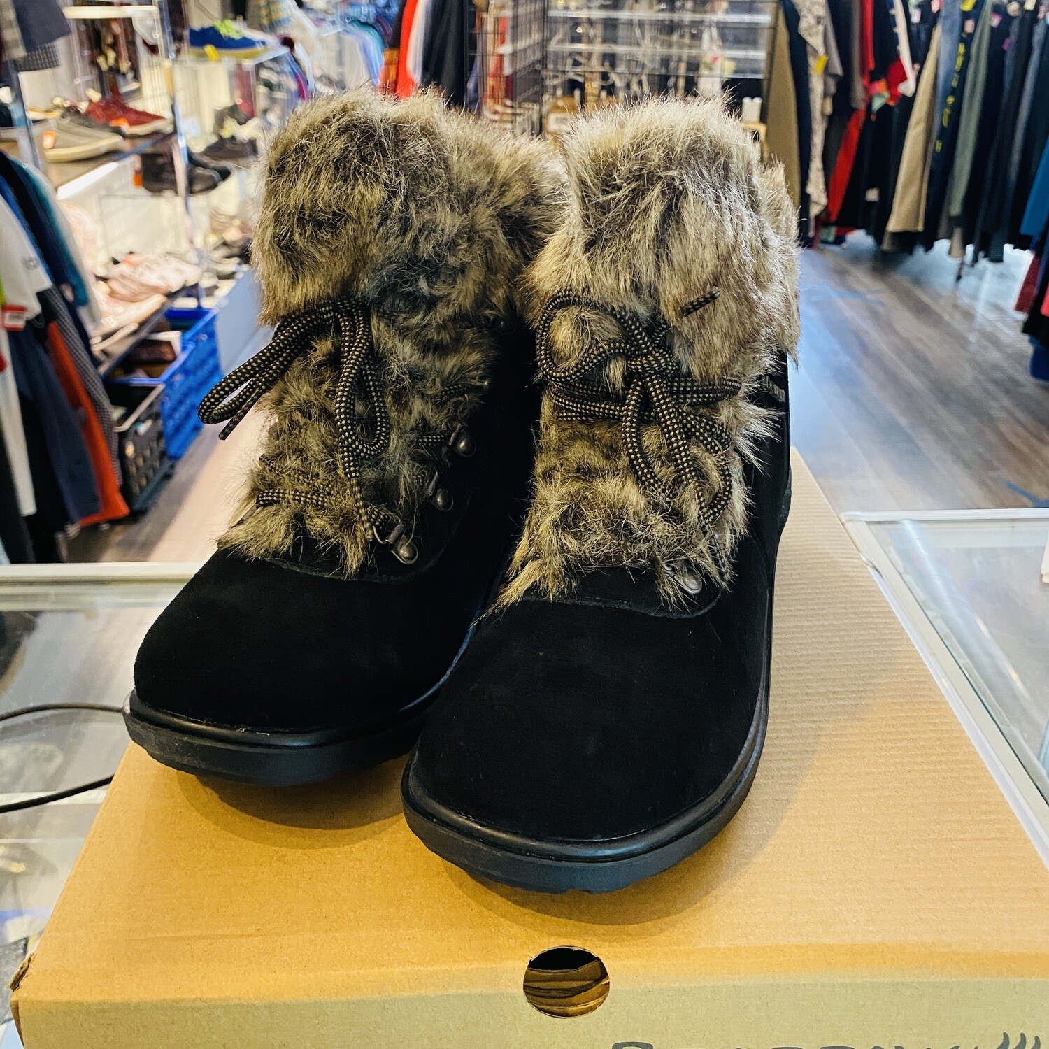 Size 9 Bearpaw Serenity Faux Fur Boot