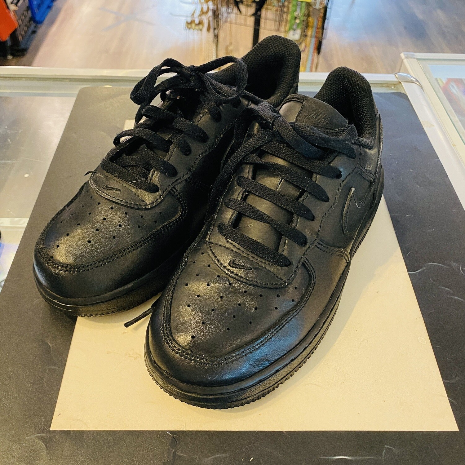 Size 2Y Nike Air Force 1 PS 'Black'