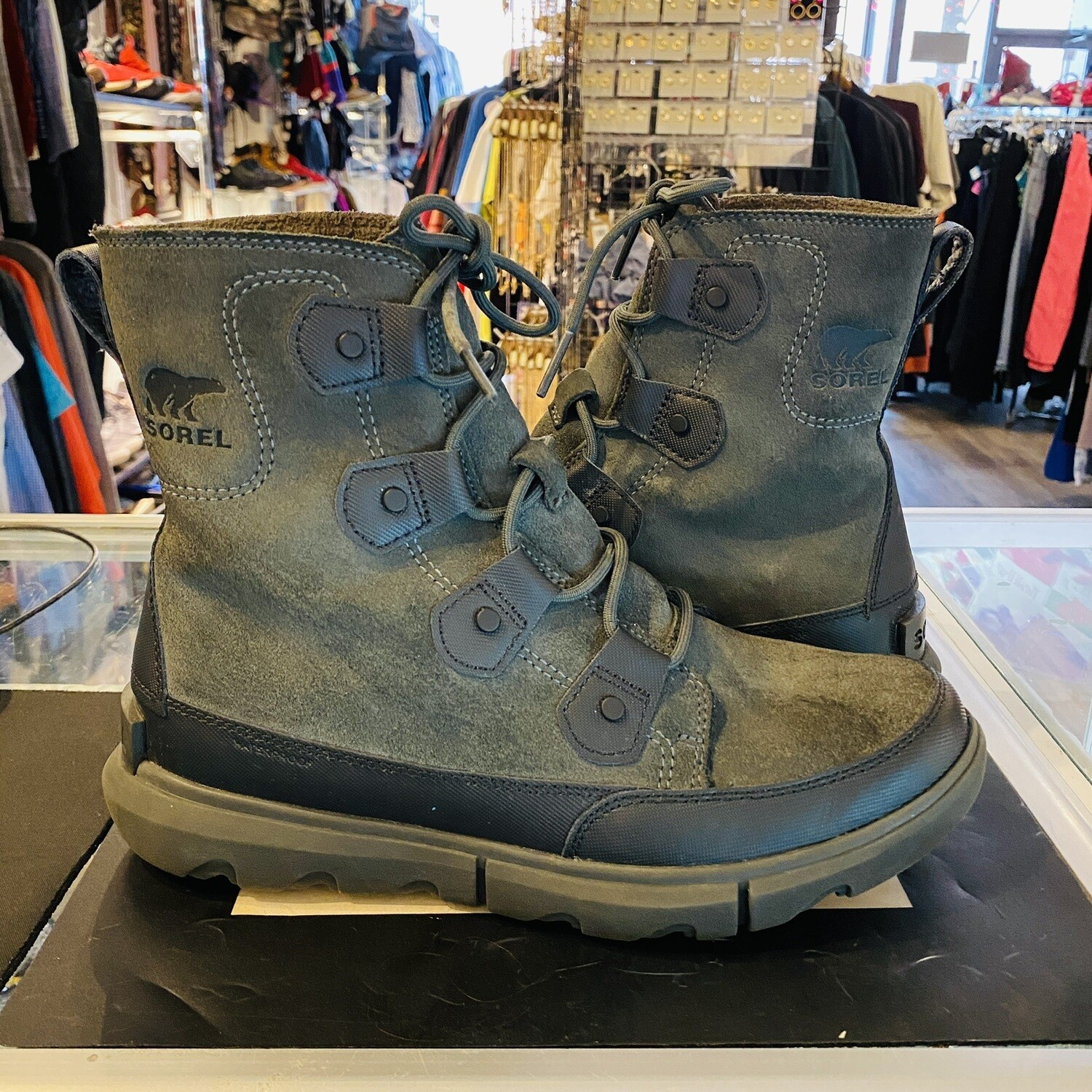 Size 7.5 Sorel Explorer Snow Boot
