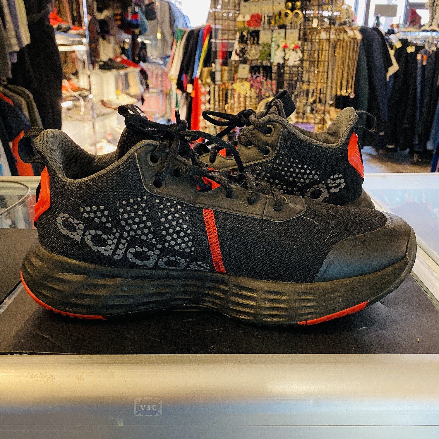 Size 8 Adidas Ownthegame 2.0 Basketball Shoe