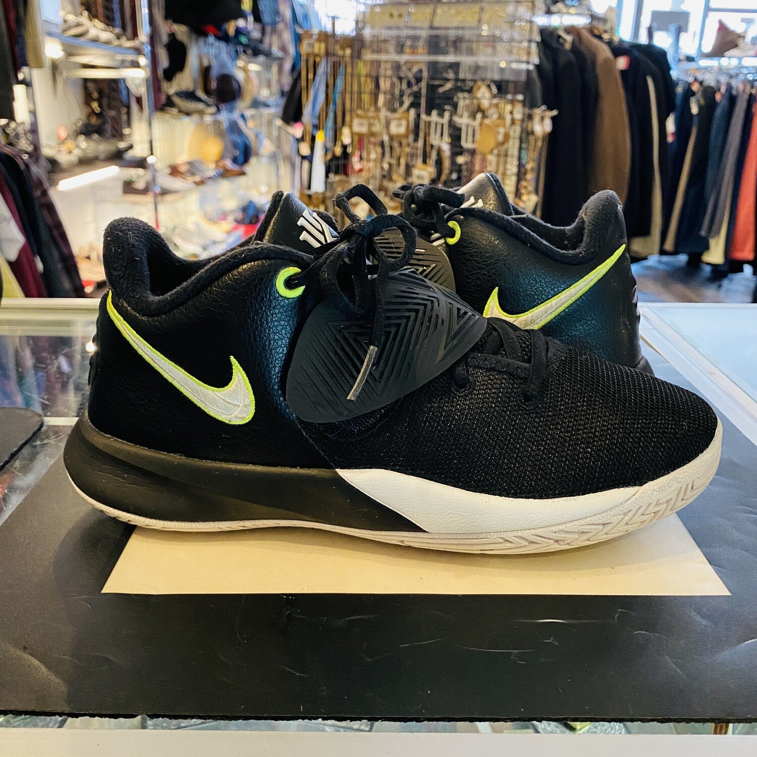 Size 4.5Y Nike Kyrie Flytrap 3 GS ‘Black Volt’ Basketball Sneaker