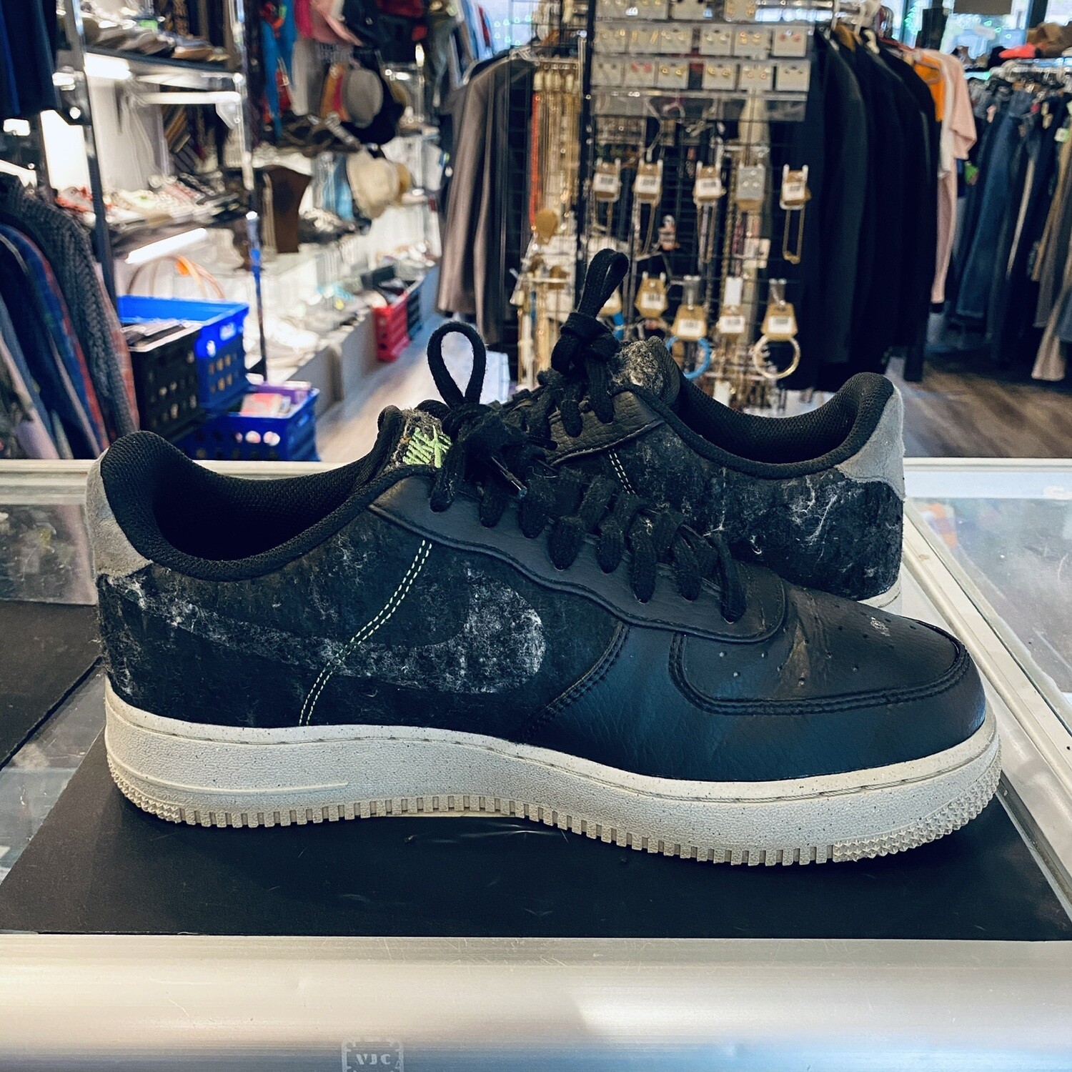 Size 10 Nike Air Force 1 Low '07 LV8