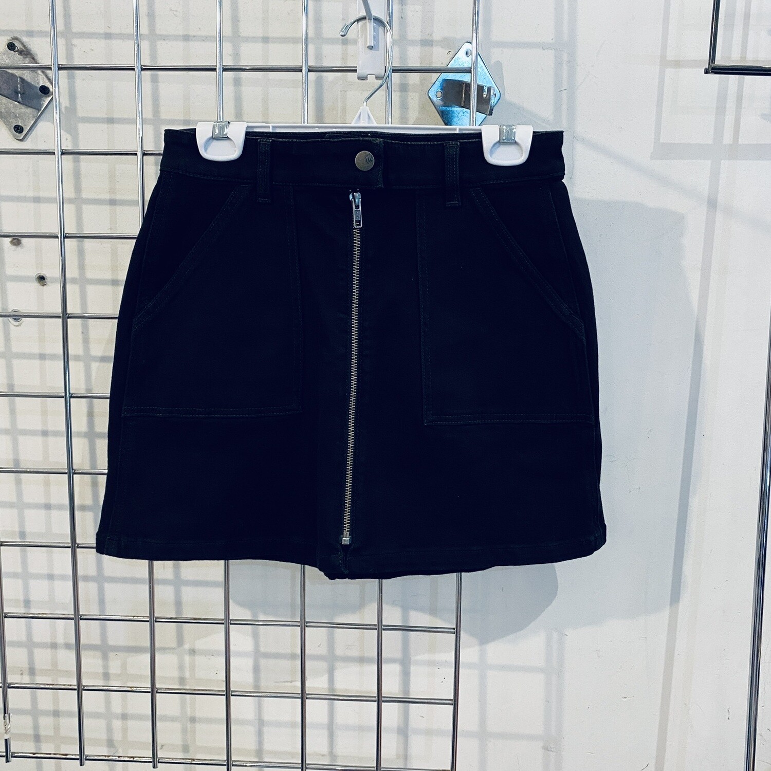 Size 26 Madewell Denim Utility Zip Skirt in Black Frost