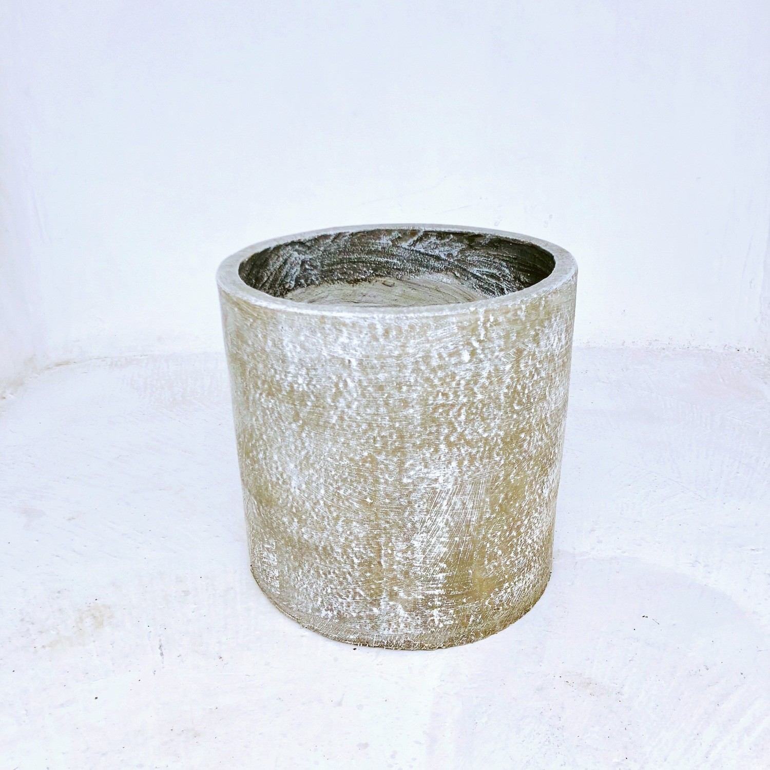 Cylinder Pot Large Whitewash - H350mm x W370mm - 12kg