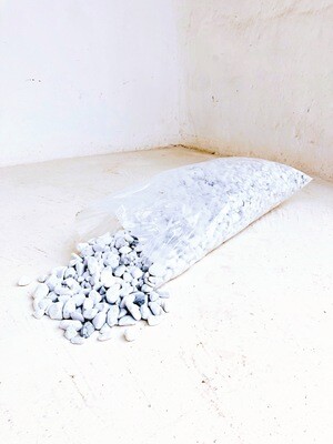White Pebbles Extra-Small 5-10mm 300 x 600mm bags between 18 and 20kg