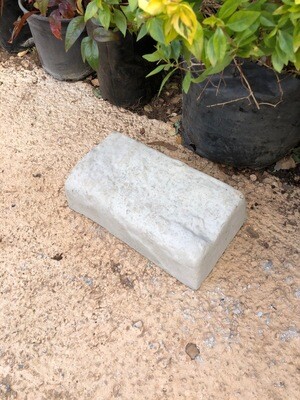 Rock Garden Edging Stone Plain Cement - 265x150x75mm - 6kg