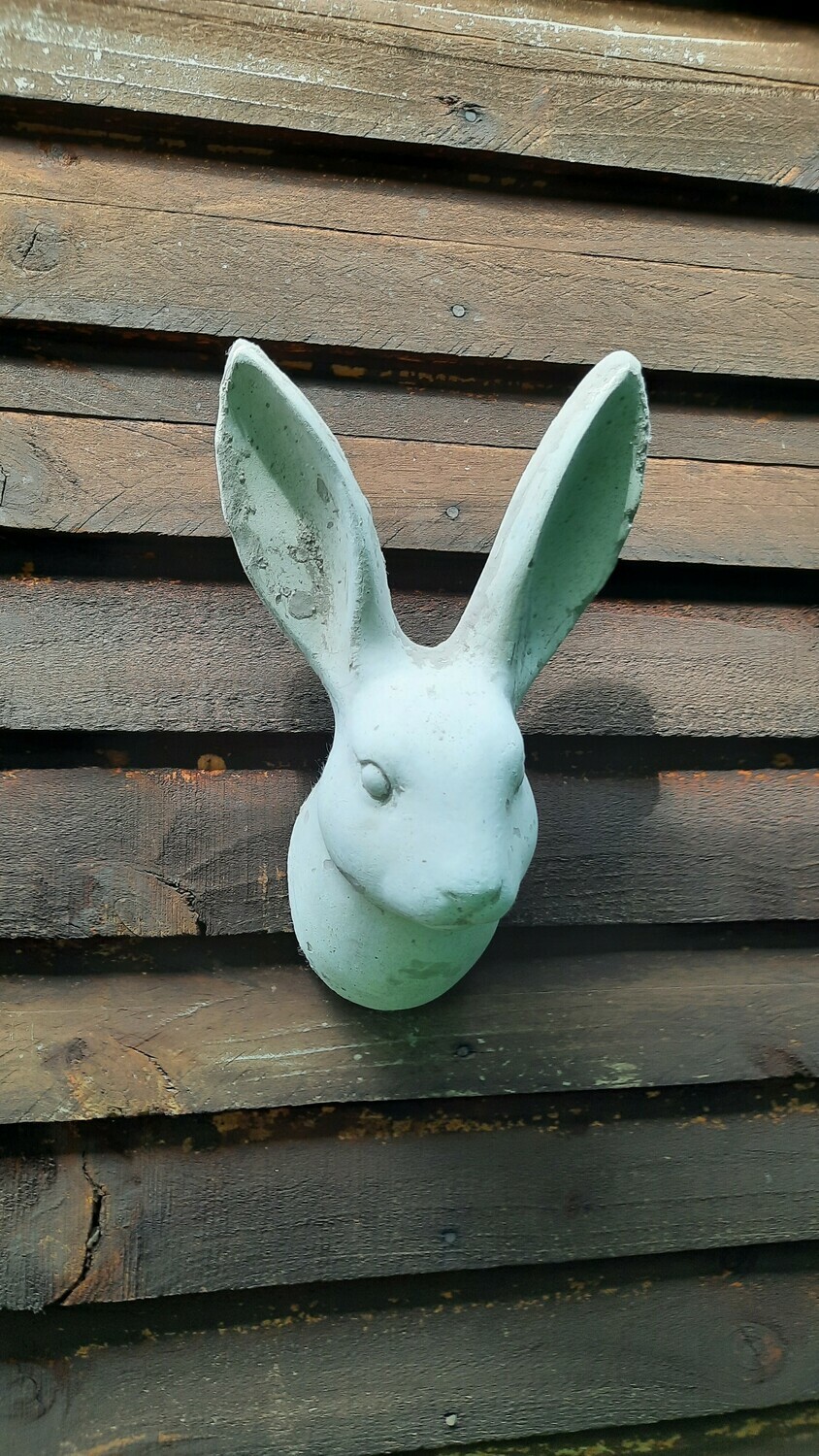 Bunny Small Cement Finish - H310mm x L200mm - 3kg