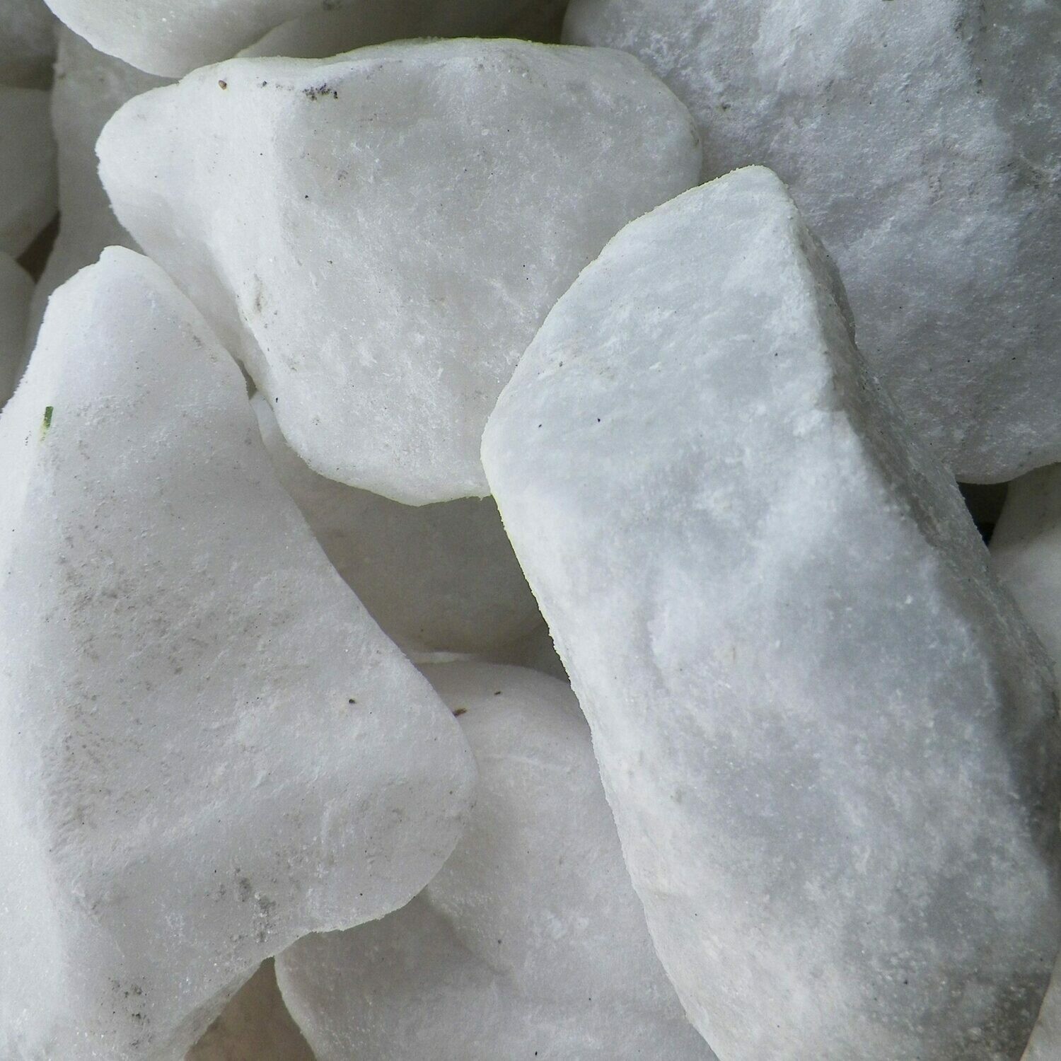Super White Dump Rock 70-100mm 300x600mm bags between 15-20kg