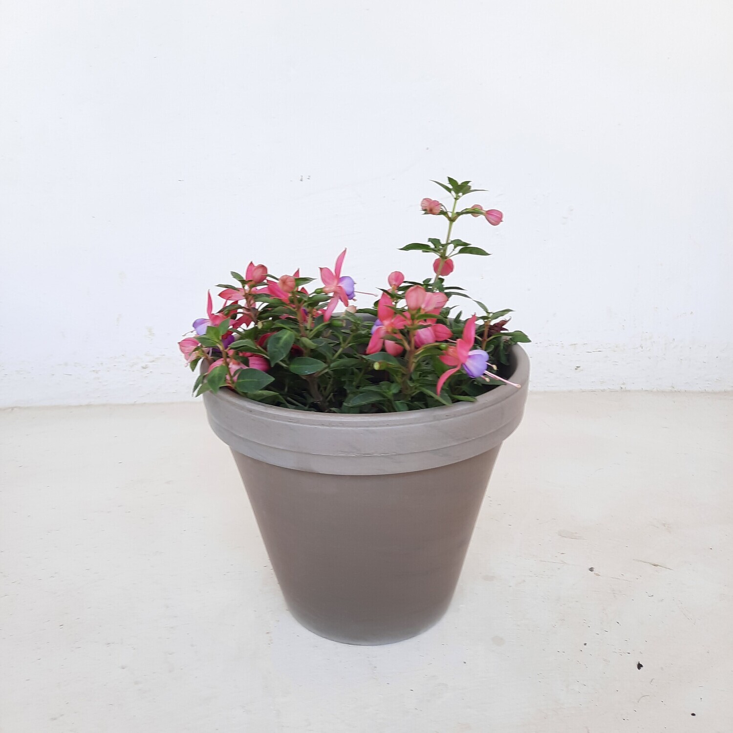 Flower Pot Basalt 22cm
