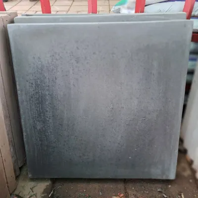 Smooth Stepping Stone Black - 600x600x50mm - 42kg