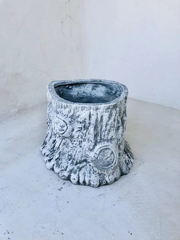 Upright Log Planter No Holes Whitewash Finish - L580mm x W480mm x H220mm - 15kg