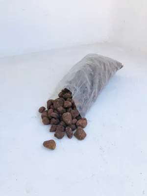 Brown Pebbles Small 30-40mm 300 x 600mm bags between 18 and 20kg