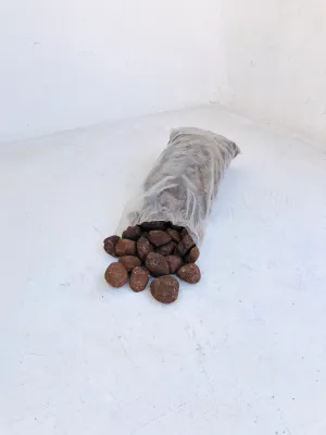 Brown Pebbles Medium 40-50mm 300 x 600mm bags between 18 and 20kg
