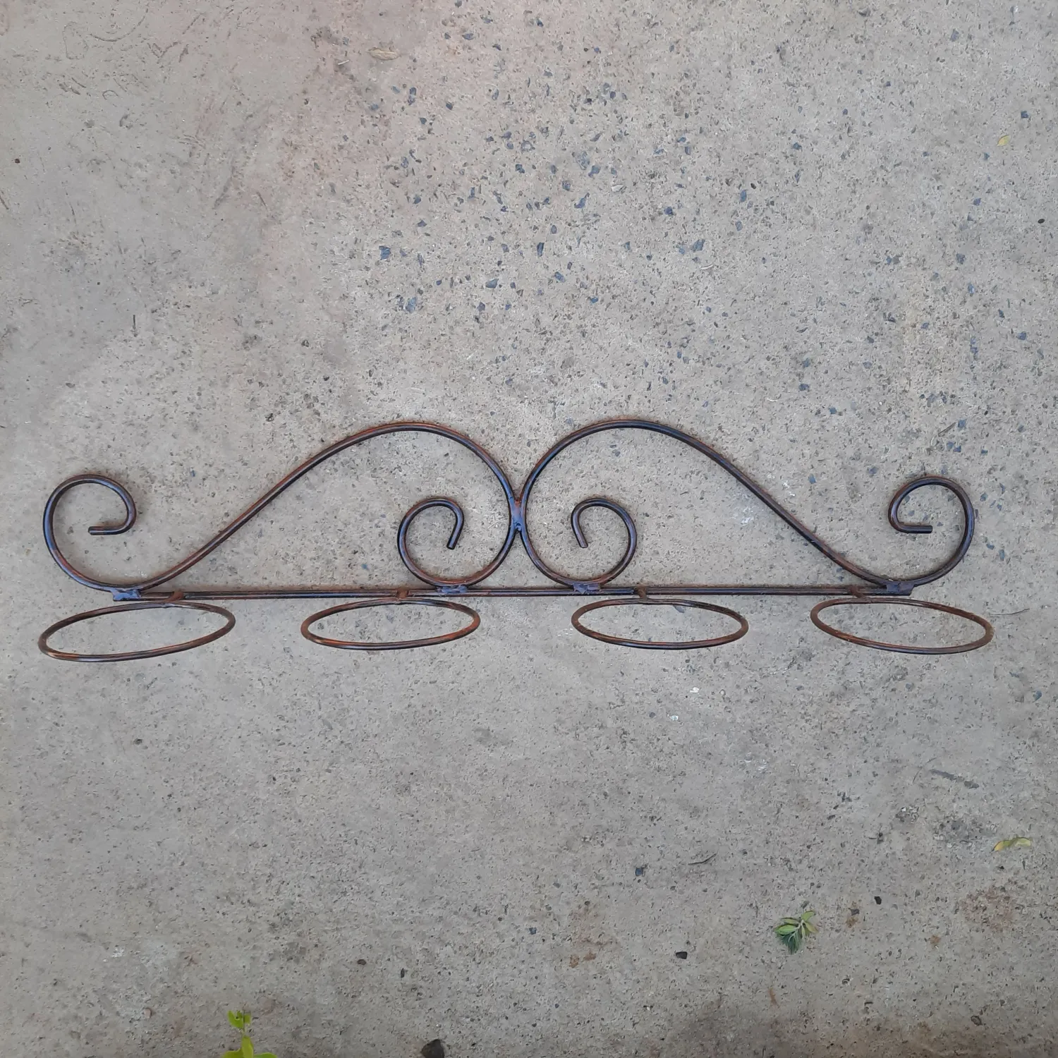 Curly Potholder 4 Pots of +/- 150mm
