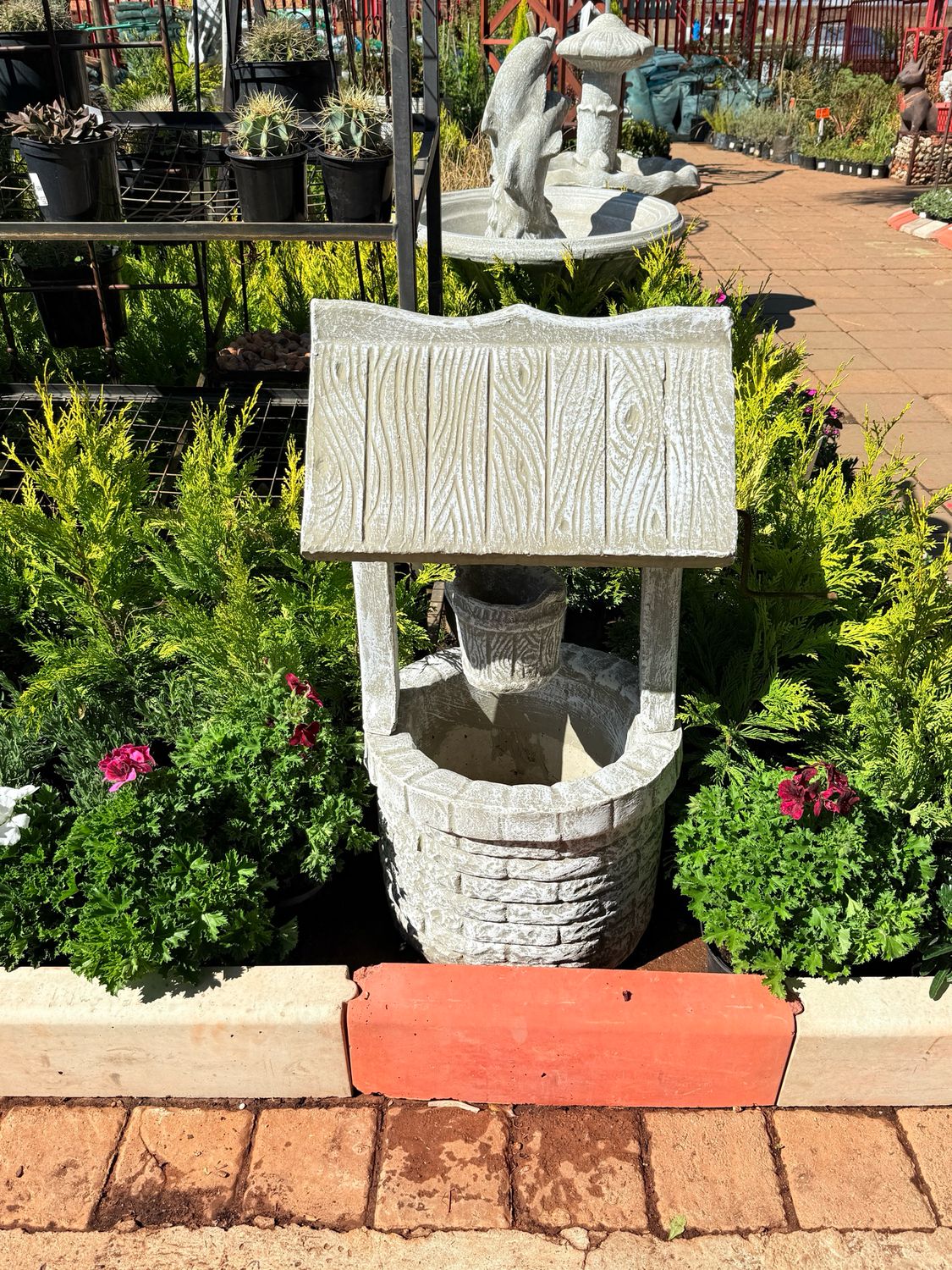 Wishing Well Mini Fountain Whitewash Finish - H850mm x W455mm - 76kg