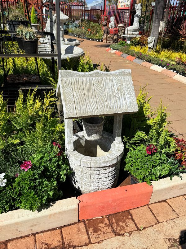 Wishing Well Mini Fountain Whitewash Finish - H850mm x W455mm - 76kg