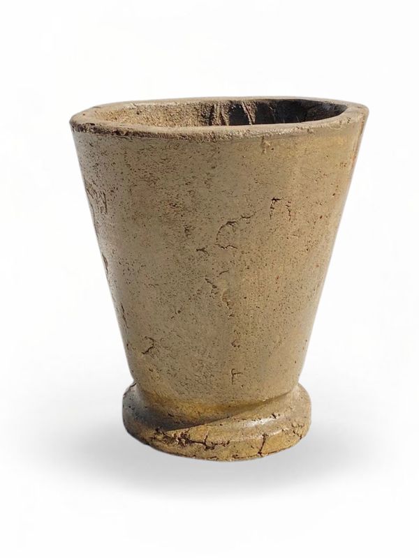 Edden Pot Small Rustic Antique Amber Finish - H250mm x W220mm - 4kg