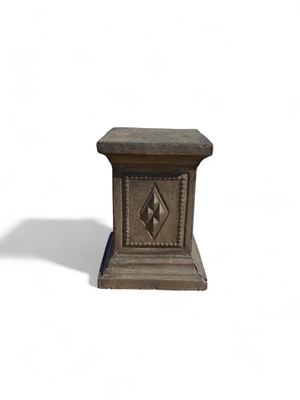 Diamond Square Pedestal Weathered Grey Finish H505mm x W340mm 86kg