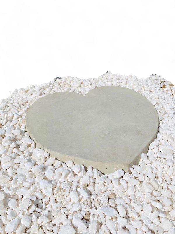 Heart Paver LARGE Cement - 430x50mm - 14Kg