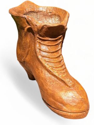 Shoe Planter Honey Clay Finish - L560mm x H350mm x W310mm - 17kg