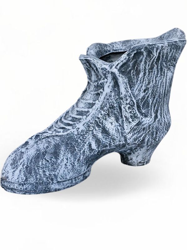 Shoe Planter Whitewash Finish - L560mm x H350mm x W310mm - 17kg