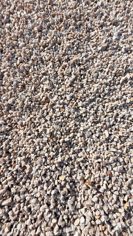 Caramel Crush 9.5mm 300x600 bags between 15-20kg