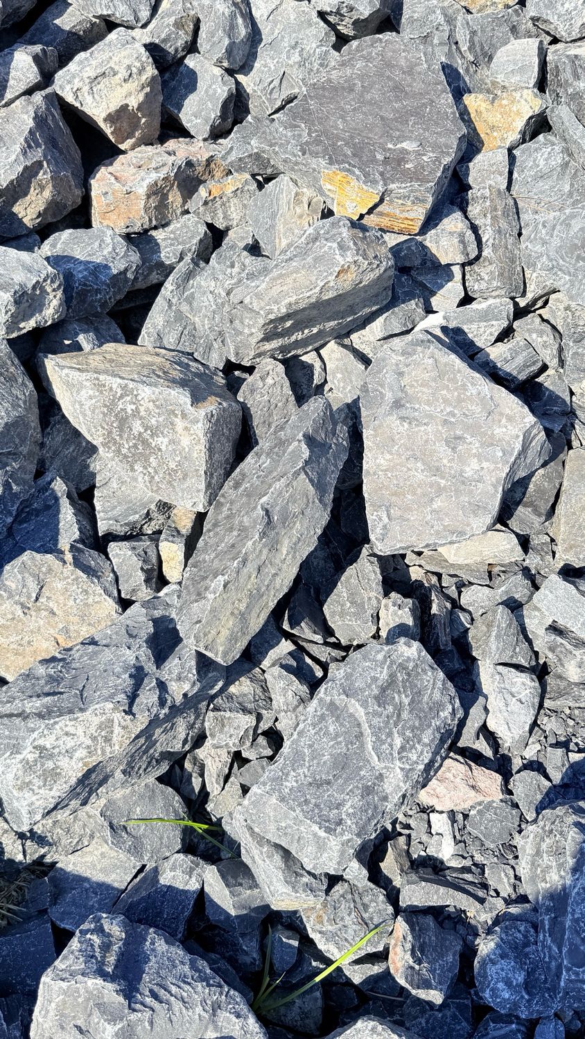 Black Dumprock Large Stone 300x600mm bag size from 100mm-300+mm Stone bags 18-20kg